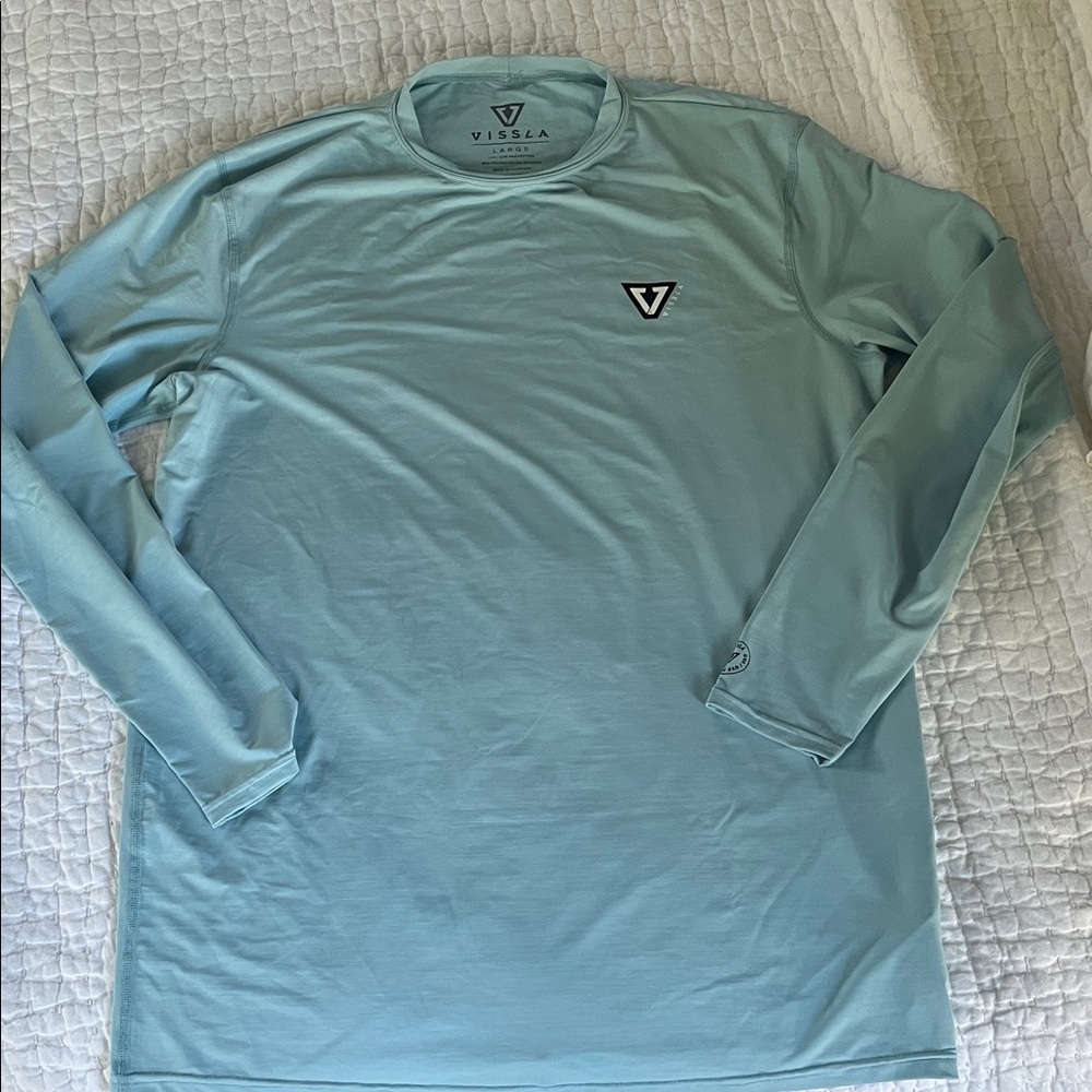 VISSLA Aqua Long Sleeve Shirt

UVA/UVB protection 

New without tags